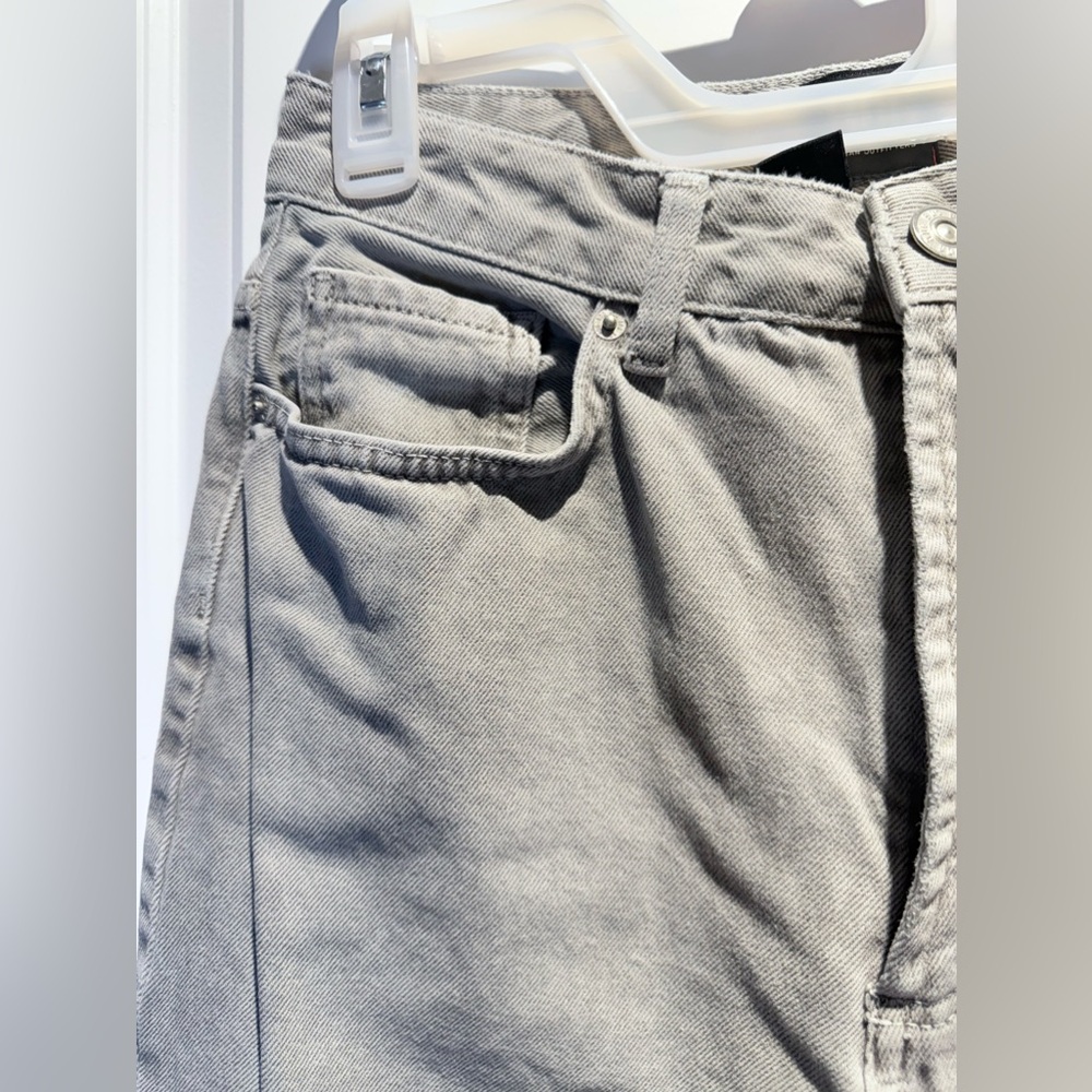 Urban Outfitters BDG light grey mom jeans 100% cotton raw hem - Picture 4 of 9